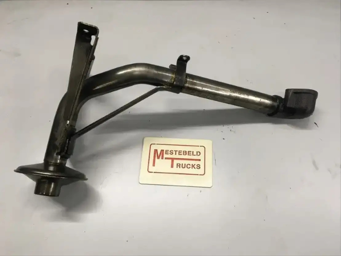 Iveco Aanzuigbuis met zeef  - Motor en onderdelen voor Vrachtwagen: afbeelding 1 Iveco Aanzuigbuis met zeef  - Motor en onderdelen voor Vrachtwagen: afbeelding 1