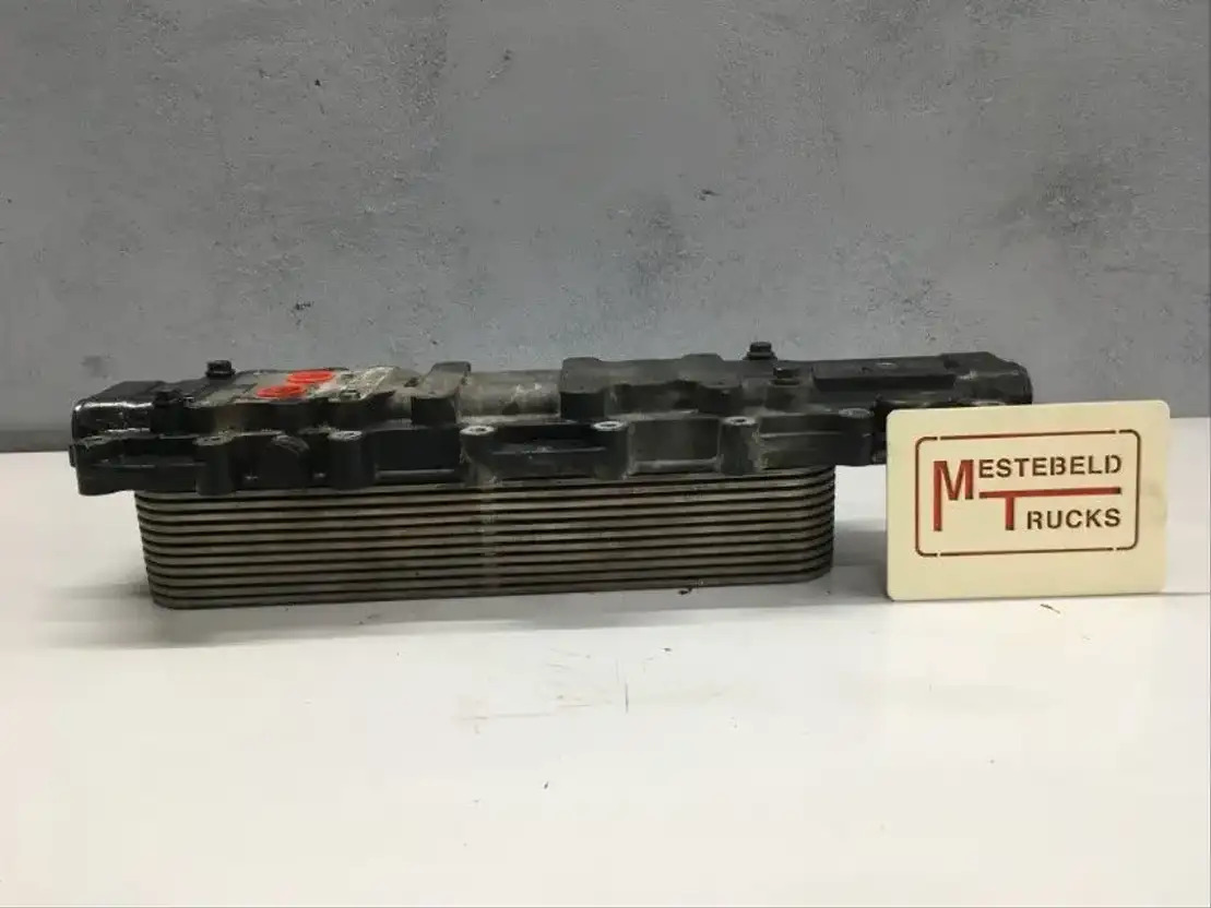 Iveco Oliekoeler cursor euro 6  - Motor en onderdelen voor Vrachtwagen: afbeelding 1 Iveco Oliekoeler cursor euro 6  - Motor en onderdelen voor Vrachtwagen: afbeelding 1