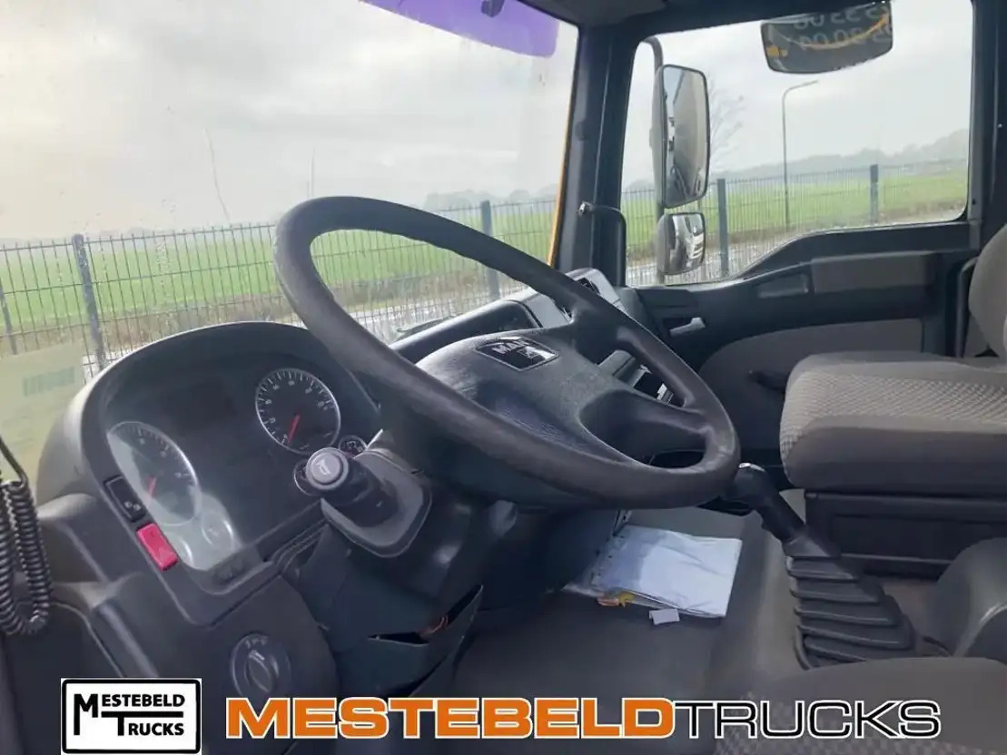 MAN Cabine TGM 15.240 - Cabine en interieur voor Vrachtwagen: afbeelding 3 MAN Cabine TGM 15.240 - Cabine en interieur voor Vrachtwagen: afbeelding 3