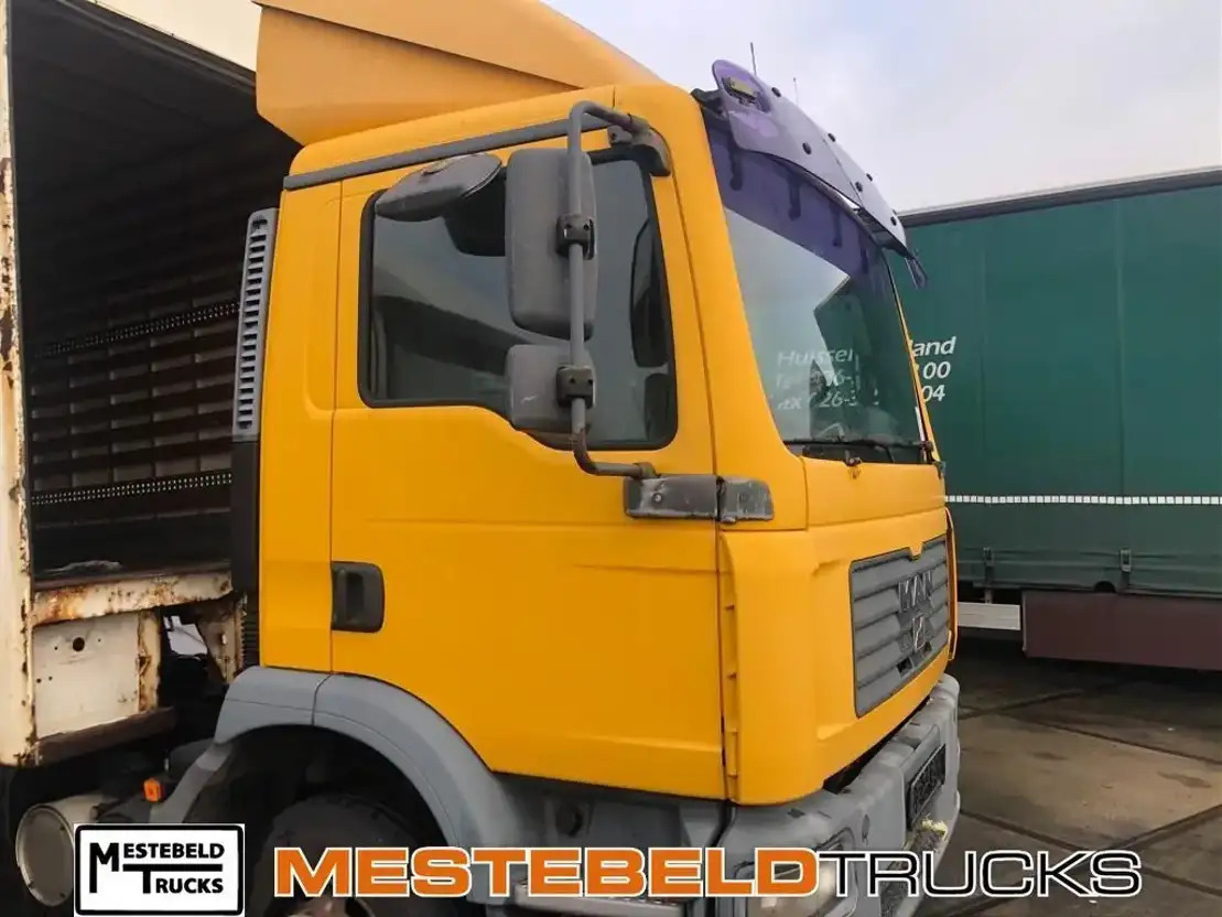 MAN Cabine TGM 15.240 - Cabine en interieur voor Vrachtwagen: afbeelding 1 MAN Cabine TGM 15.240 - Cabine en interieur voor Vrachtwagen: afbeelding 1