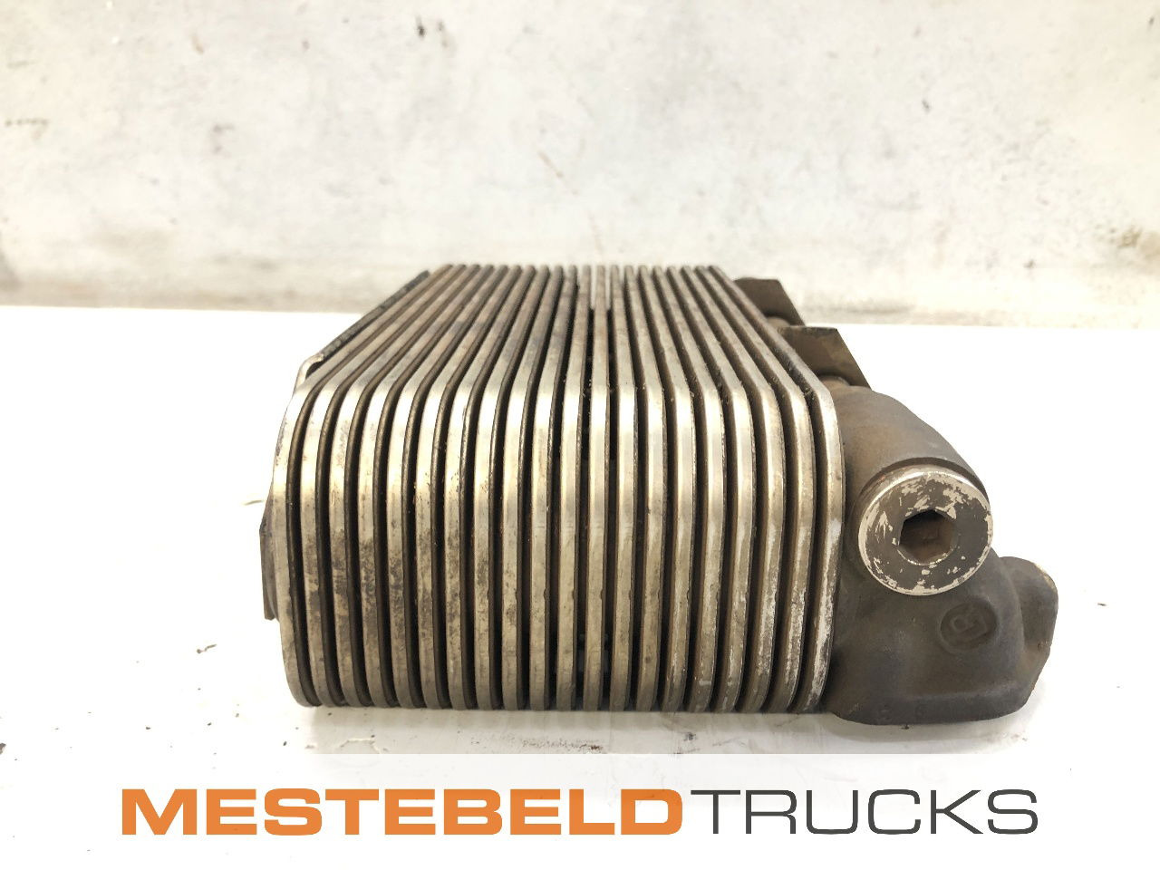 MAN Oliekoeler D2840 LF 04 - Motor voor Vrachtwagen: afbeelding 3 MAN Oliekoeler D2840 LF 04 - Motor voor Vrachtwagen: afbeelding 3