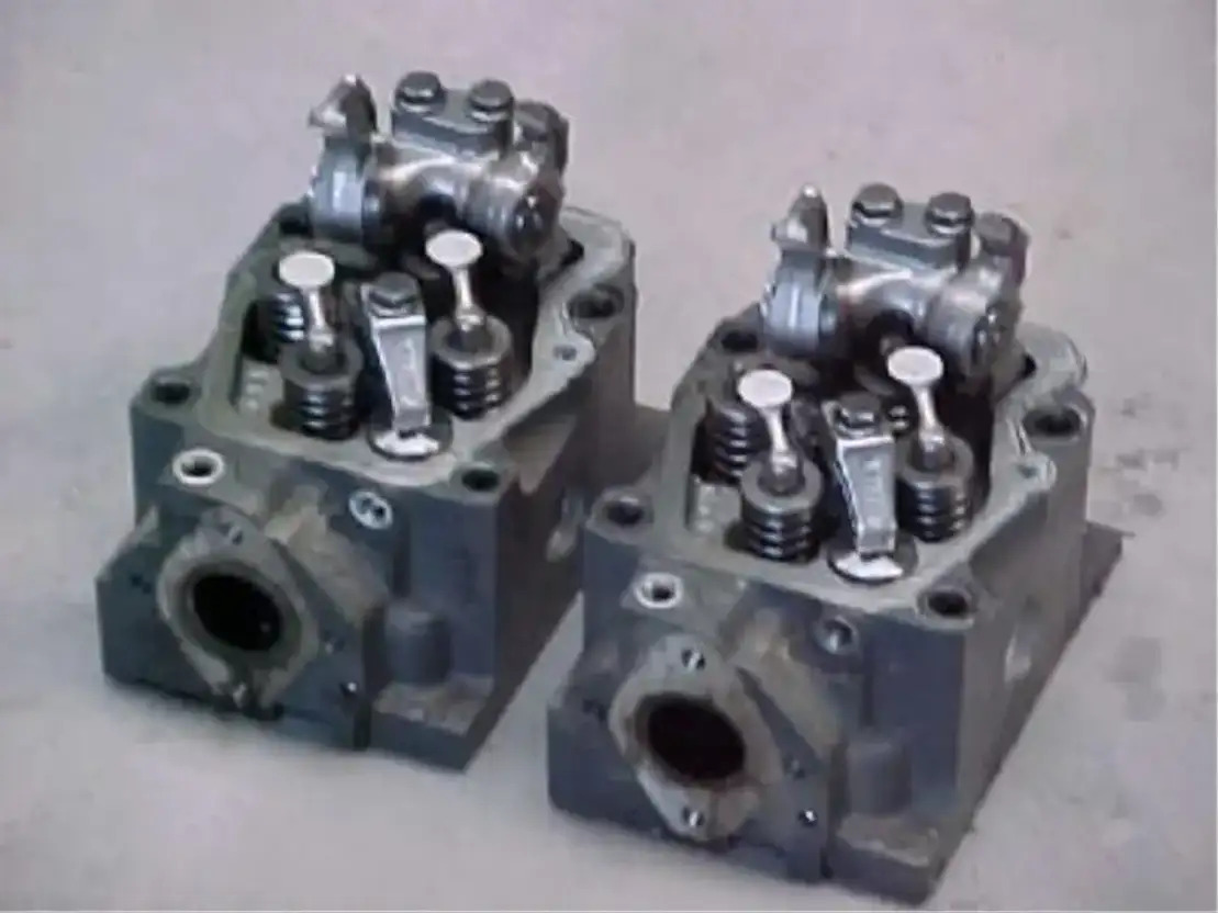 Mercedes-Benz Cilinderkop Axor  - Motor en onderdelen voor Vrachtwagen: afbeelding 1 Mercedes-Benz Cilinderkop Axor  - Motor en onderdelen voor Vrachtwagen: afbeelding 1