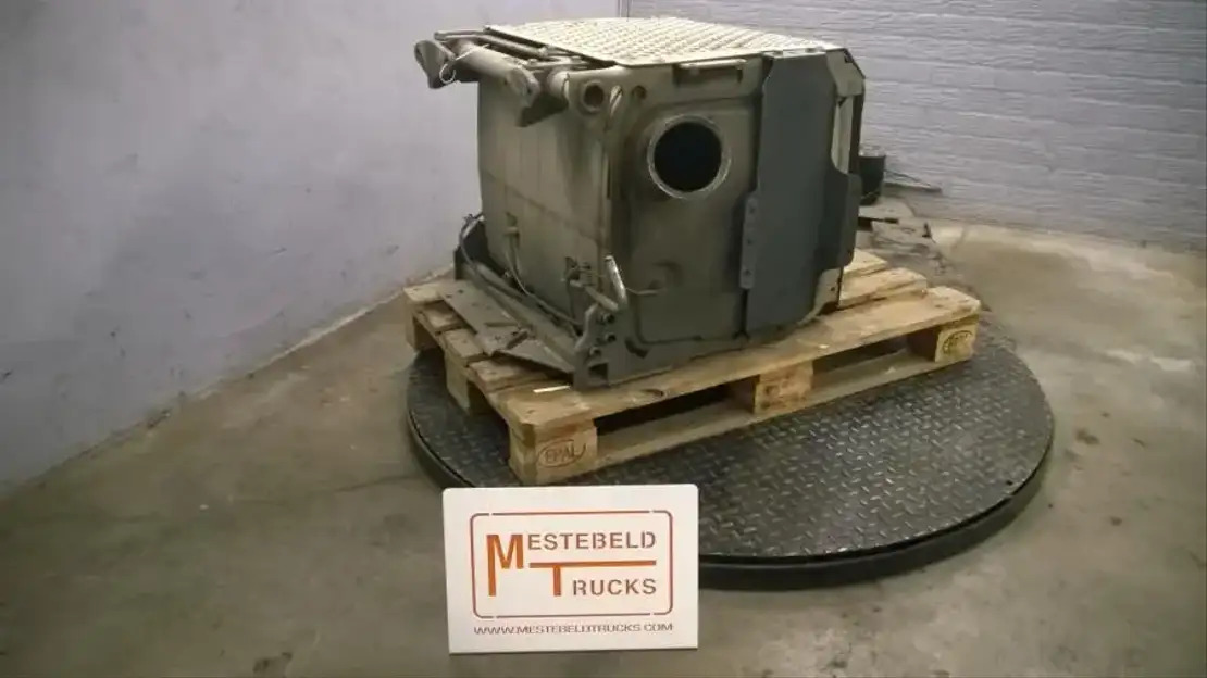 Mercedes-Benz Katalysator 230 L Actros - Geluiddemper/ Uitlaatsysteem voor Vrachtwagen: afbeelding 1 Mercedes-Benz Katalysator 230 L Actros - Geluiddemper/ Uitlaatsysteem voor Vrachtwagen: afbeelding 1