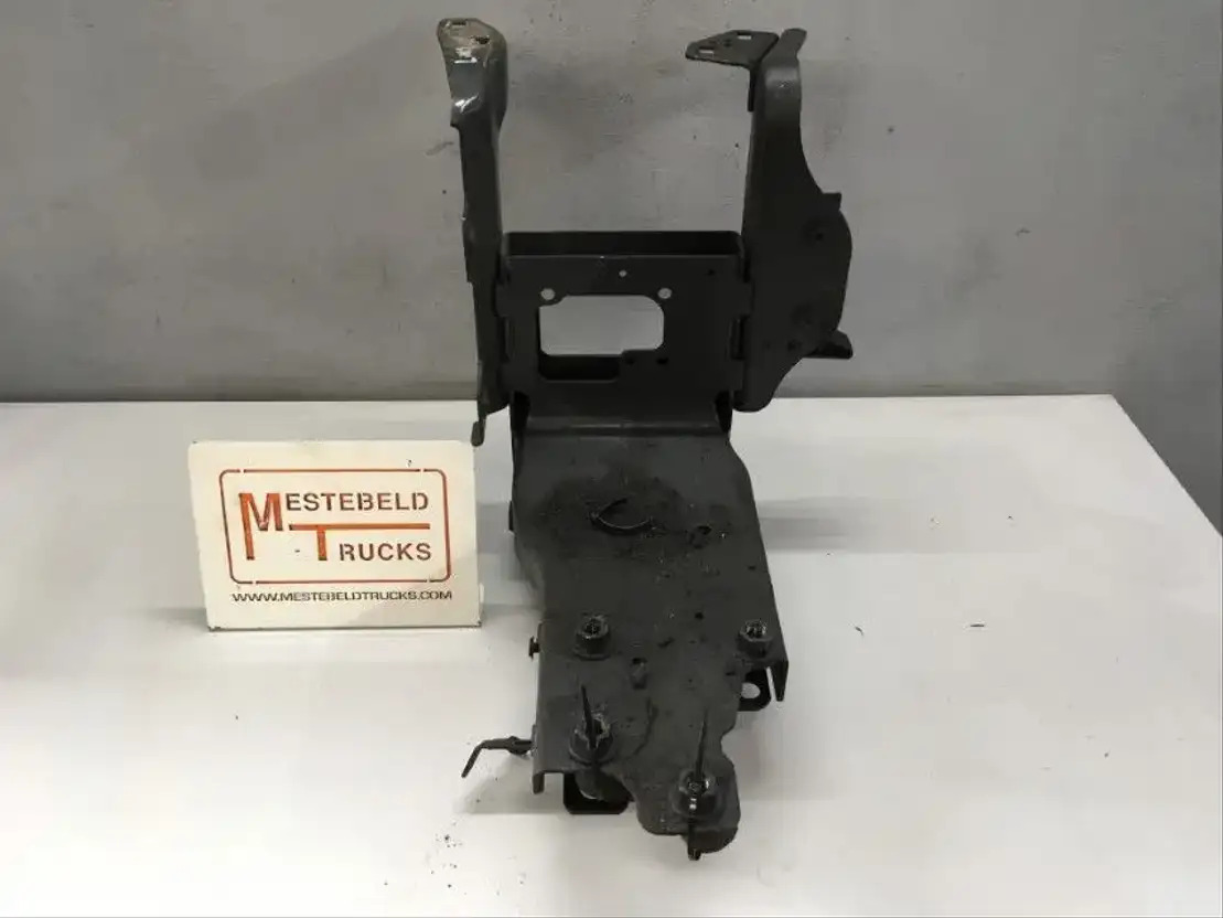 Mercedes-Benz Opstapsteun Actros MP4 links  - Frame/ Chassis voor Vrachtwagen: afbeelding 1 Mercedes-Benz Opstapsteun Actros MP4 links  - Frame/ Chassis voor Vrachtwagen: afbeelding 1