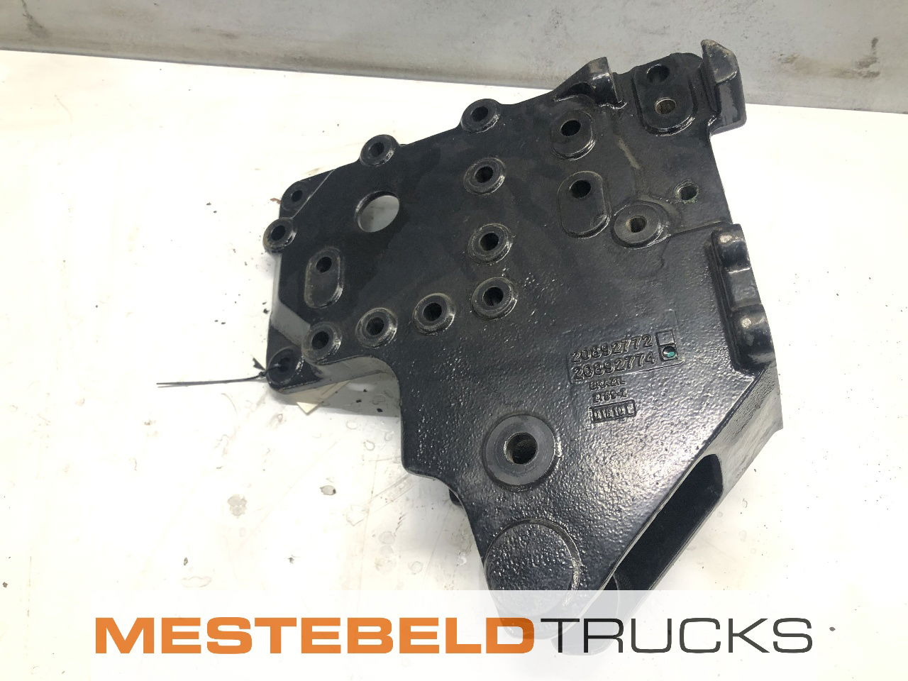 Renault Steun v. dwarsbalk Midlum - Frame/ Chassis voor Vrachtwagen: afbeelding 2 Renault Steun v. dwarsbalk Midlum - Frame/ Chassis voor Vrachtwagen: afbeelding 2