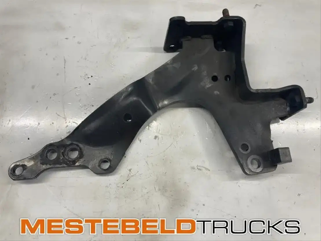 Scania Bumpersteun R400 links - Frame/ Chassis voor Vrachtwagen: afbeelding 1 Scania Bumpersteun R400 links - Frame/ Chassis voor Vrachtwagen: afbeelding 1