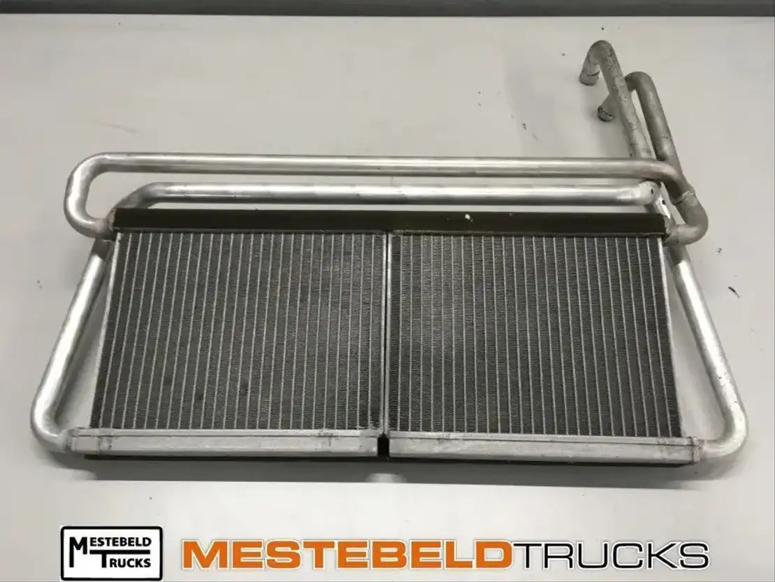Scania Kachelradiateur R-serie - Koelsysteem voor Vrachtwagen: afbeelding 1 Scania Kachelradiateur R-serie - Koelsysteem voor Vrachtwagen: afbeelding 1