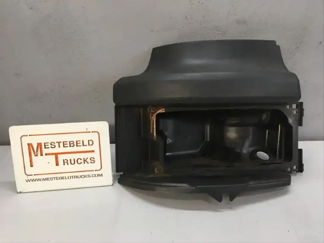 Scania Koplamphoek rechts - Cabine en interieur voor Vrachtwagen: afbeelding 1 Scania Koplamphoek rechts - Cabine en interieur voor Vrachtwagen: afbeelding 1