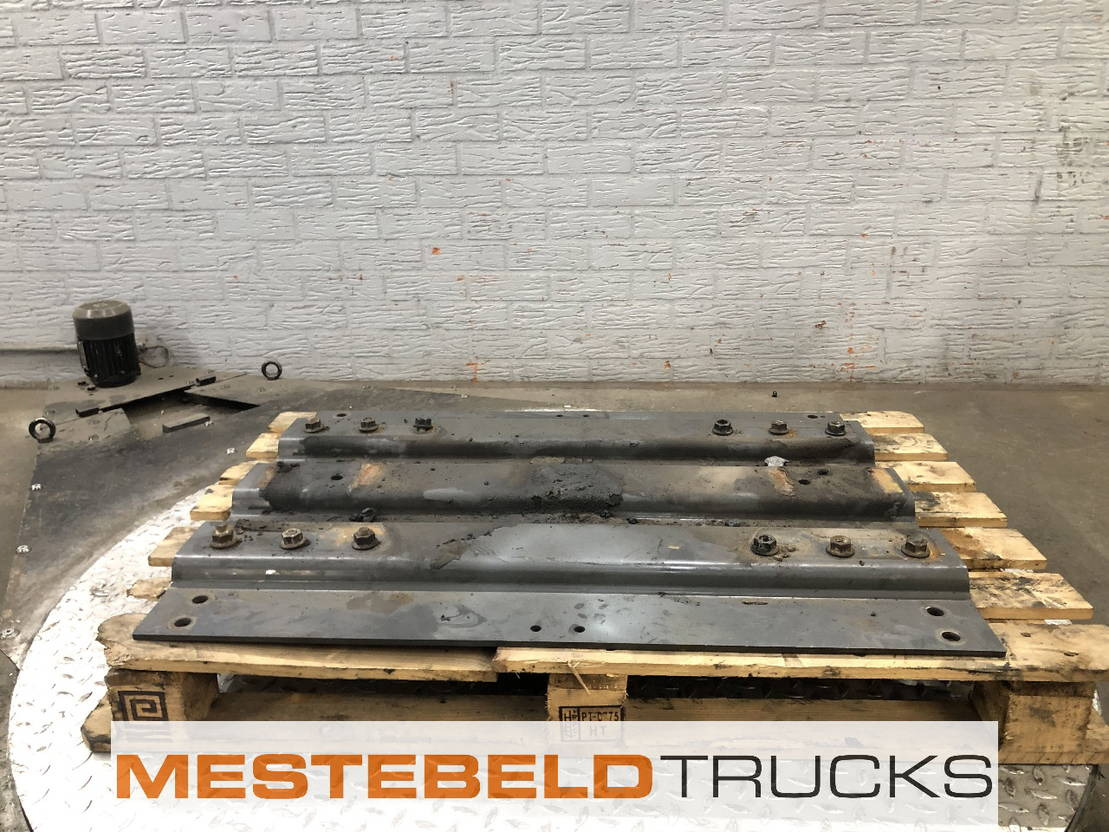 Scania Onderplaat schotel 4 cm - Frame/ Chassis voor Vrachtwagen: afbeelding 1 Scania Onderplaat schotel 4 cm - Frame/ Chassis voor Vrachtwagen: afbeelding 1