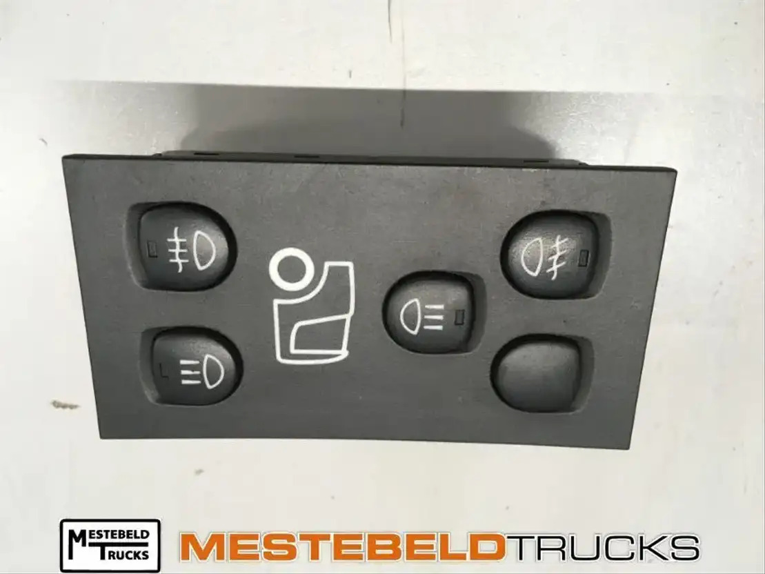 Scania S chakelaar verlichting - Elektrisch systeem voor Vrachtwagen: afbeelding 1 Scania S chakelaar verlichting - Elektrisch systeem voor Vrachtwagen: afbeelding 1