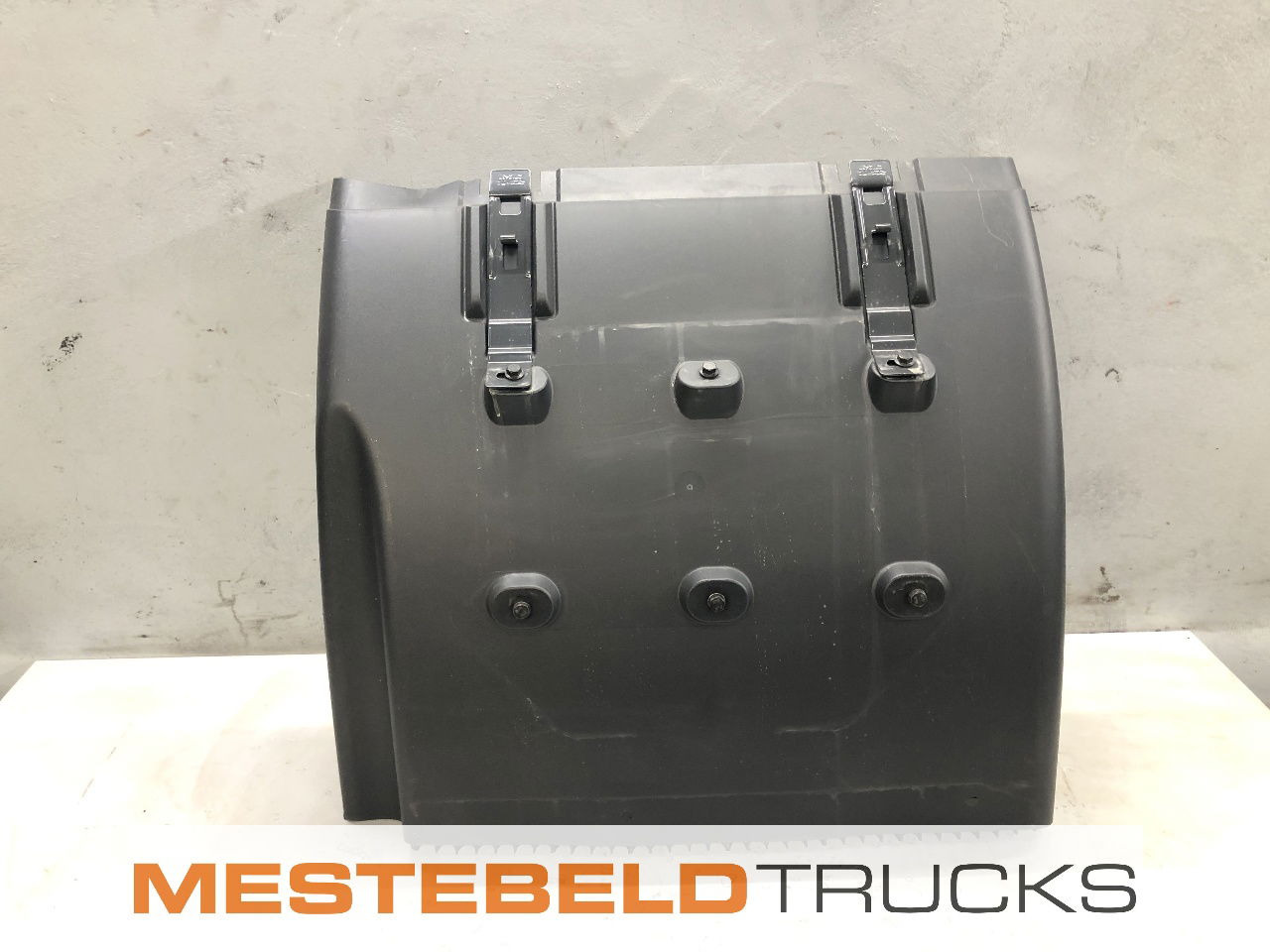 Scania Spatbord met binnenwerk achter - Frame/ Chassis voor Vrachtwagen: afbeelding 1 Scania Spatbord met binnenwerk achter - Frame/ Chassis voor Vrachtwagen: afbeelding 1