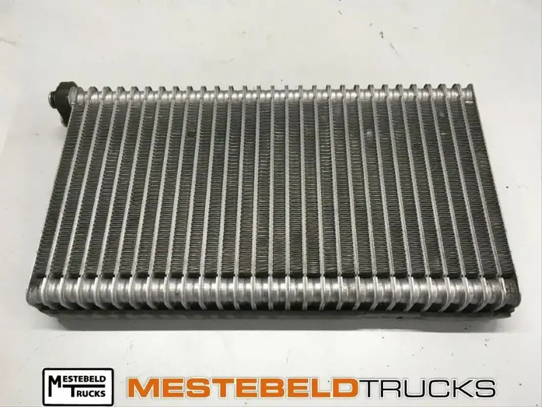 Scania Verdamper airco R-serie - Koelsysteem voor Vrachtwagen: afbeelding 1 Scania Verdamper airco R-serie - Koelsysteem voor Vrachtwagen: afbeelding 1
