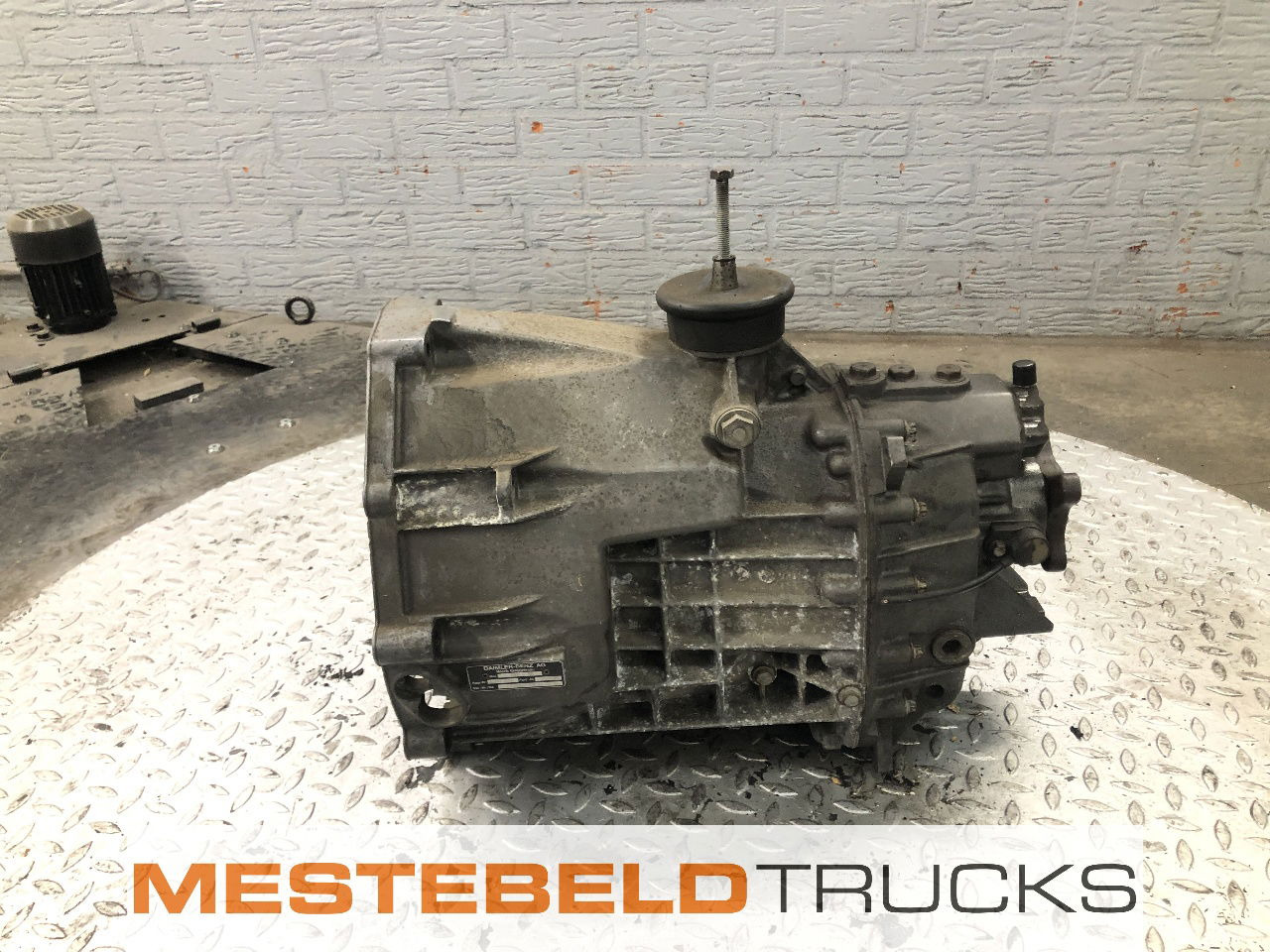 Volkswagen Versnellingsbak Crafter LT 2.5 G28-5R - Versnellingsbak en onderdelen voor Vrachtwagen: afbeelding 1 Volkswagen Versnellingsbak Crafter LT 2.5 G28-5R - Versnellingsbak en onderdelen voor Vrachtwagen: afbeelding 1