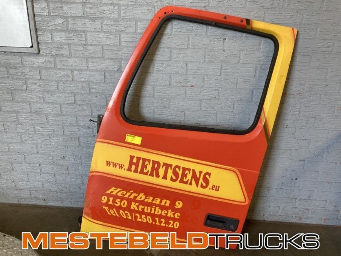 Volvo Deur rechts  - Cabine en interieur voor Vrachtwagen: afbeelding 1 Volvo Deur rechts  - Cabine en interieur voor Vrachtwagen: afbeelding 1