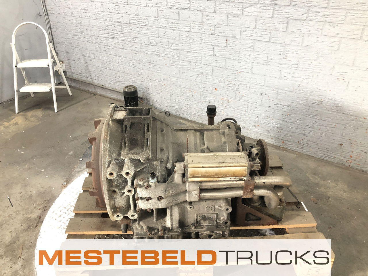 Volvo Versnellingsbak 5 HP 602 C Bus - Versnellingsbak en onderdelen voor Vrachtwagen: afbeelding 1 Volvo Versnellingsbak 5 HP 602 C Bus - Versnellingsbak en onderdelen voor Vrachtwagen: afbeelding 1