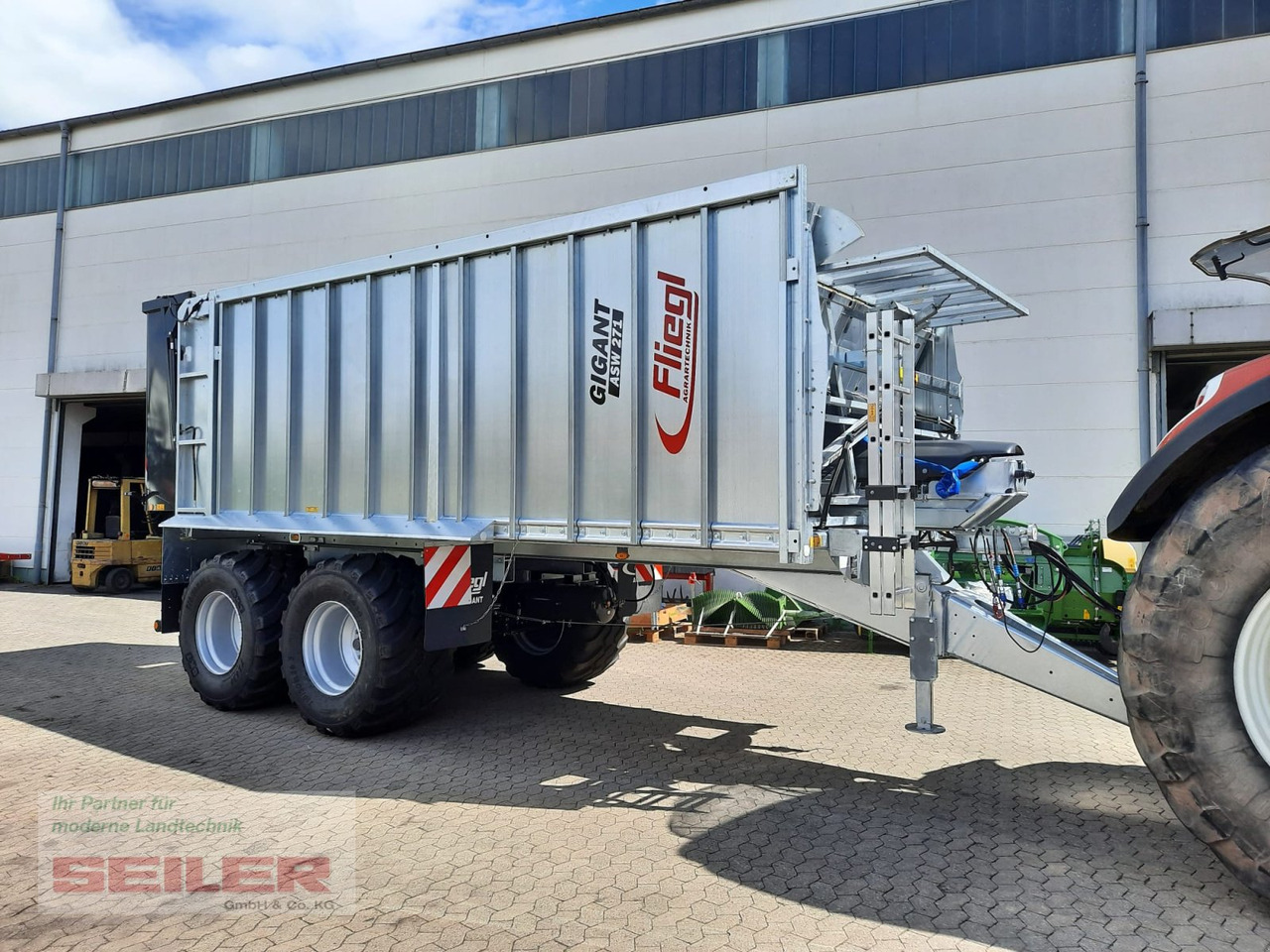 Fliegl ASW 271 C FOX Lenkachse 26,5" 35m³ - Opraapwagen: afbeelding 1 Fliegl ASW 271 C FOX Lenkachse 26,5" 35m³ - Opraapwagen: afbeelding 1