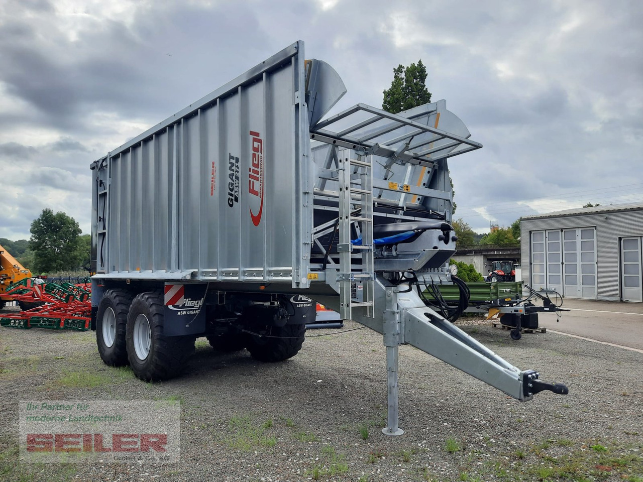 Fliegl ASW 271 C FOX "Franken-Renner" 40m³ - Opraapwagen: afbeelding 2 Fliegl ASW 271 C FOX "Franken-Renner" 40m³ - Opraapwagen: afbeelding 2