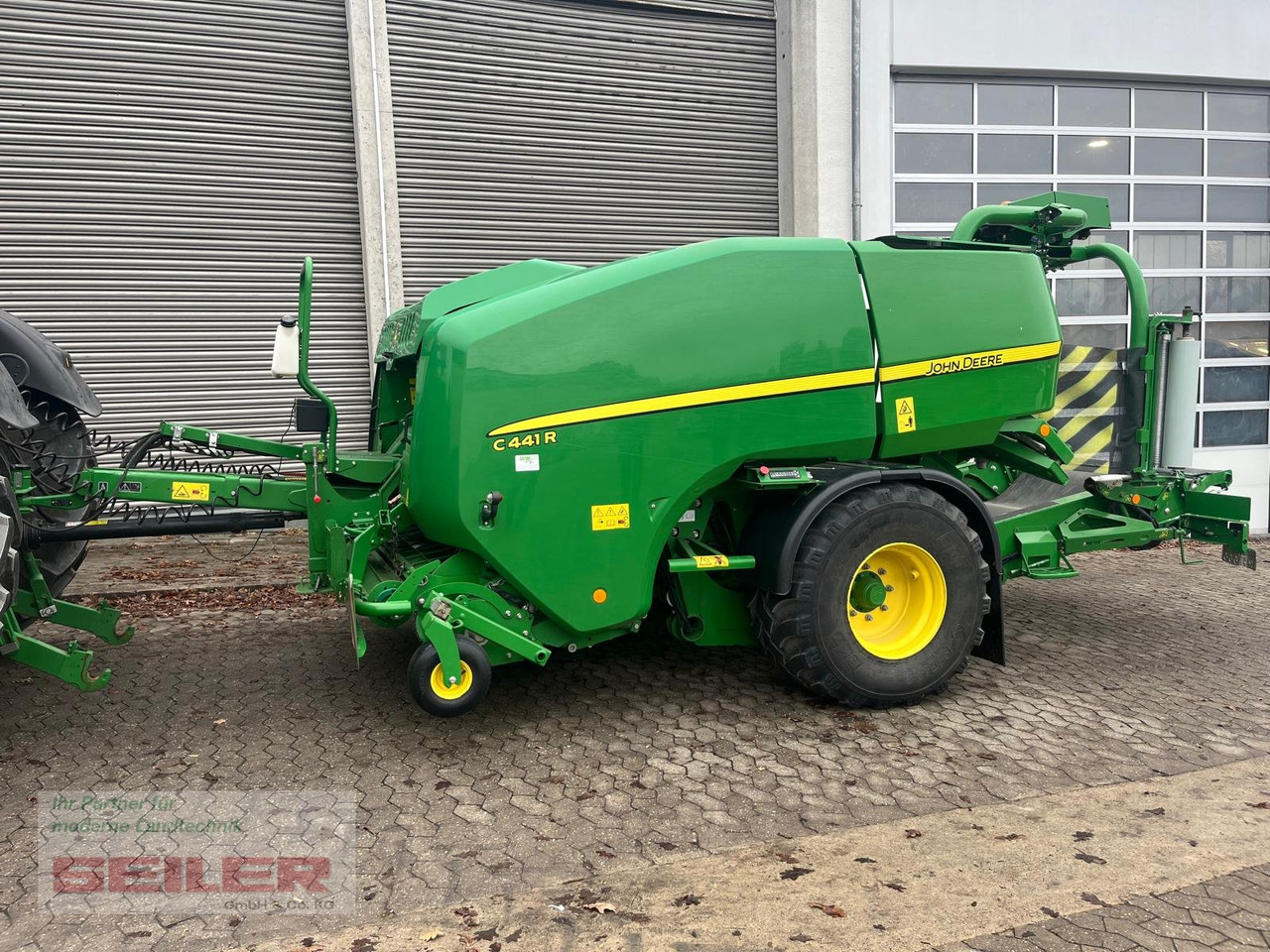 John Deere C441 R - Ronde balenpers: afbeelding 1 John Deere C441 R - Ronde balenpers: afbeelding 1