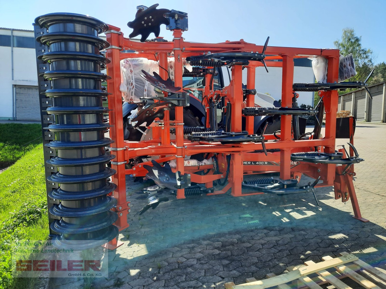 Kuhn Cultimer L 400 R NSM + T-Liner-Walze - Cultivator: afbeelding 2 Kuhn Cultimer L 400 R NSM + T-Liner-Walze - Cultivator: afbeelding 2