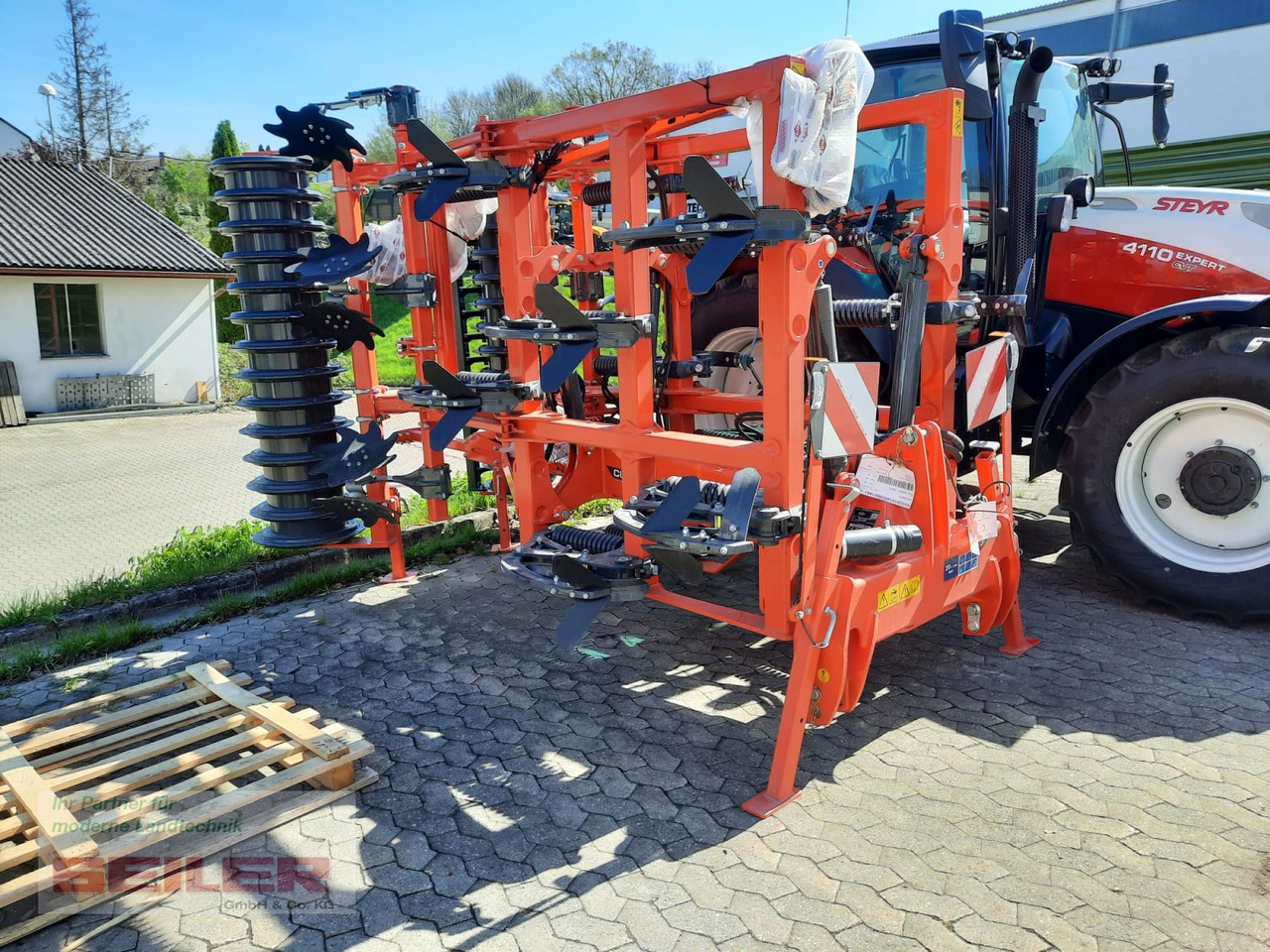 Kuhn Cultimer L 400 R NSM + T-Liner-Walze - Cultivator: afbeelding 1 Kuhn Cultimer L 400 R NSM + T-Liner-Walze - Cultivator: afbeelding 1