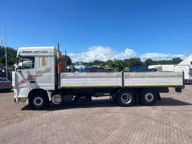 DAF XF 95 8 Tires (6x2) euro 2 - Vrachtwagen met open laadbak: afbeelding 4 DAF XF 95 8 Tires (6x2) euro 2 - Vrachtwagen met open laadbak: afbeelding 4