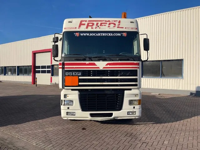 DAF XF 95.430 Manual-Gear Euro 3 - Trekker: afbeelding 2 DAF XF 95.430 Manual-Gear Euro 3 - Trekker: afbeelding 2
