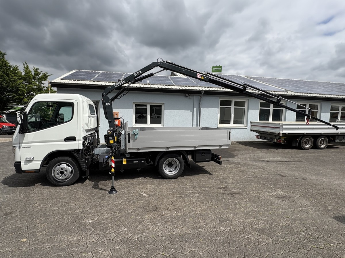 FUSO 3S15 Alu Pritsche 2.80m Ladekran Funk! sofort ve - Kraanwagen, Vrachtwagen met open laadbak: afbeelding 4 FUSO 3S15 Alu Pritsche 2.80m Ladekran Funk! sofort ve - Kraanwagen, Vrachtwagen met open laadbak: afbeelding 4