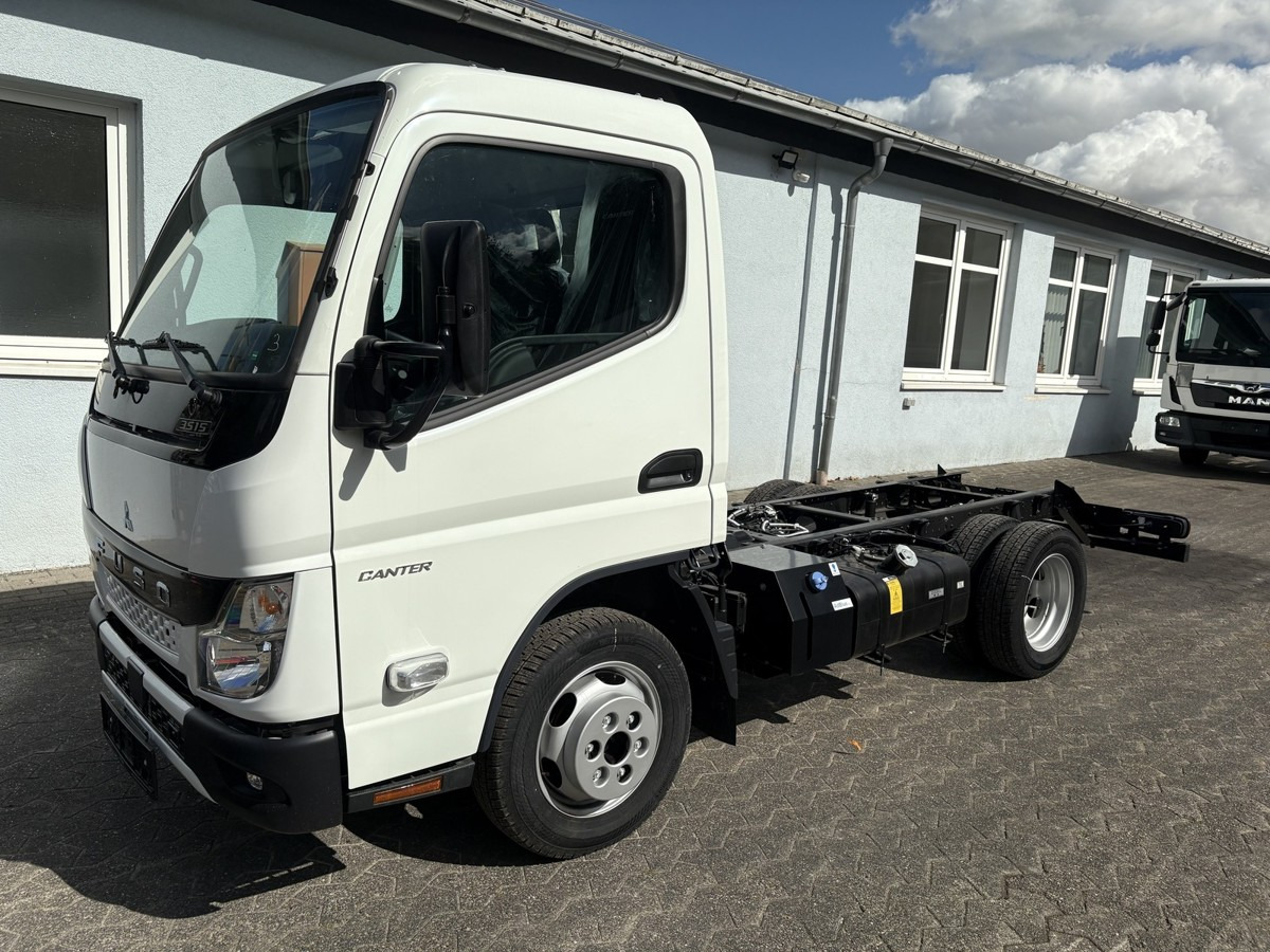 FUSO 3S15 Fahrgestell 2500 Nebenantrieb - Chassis vrachtwagen: afbeelding 1 FUSO 3S15 Fahrgestell 2500 Nebenantrieb - Chassis vrachtwagen: afbeelding 1