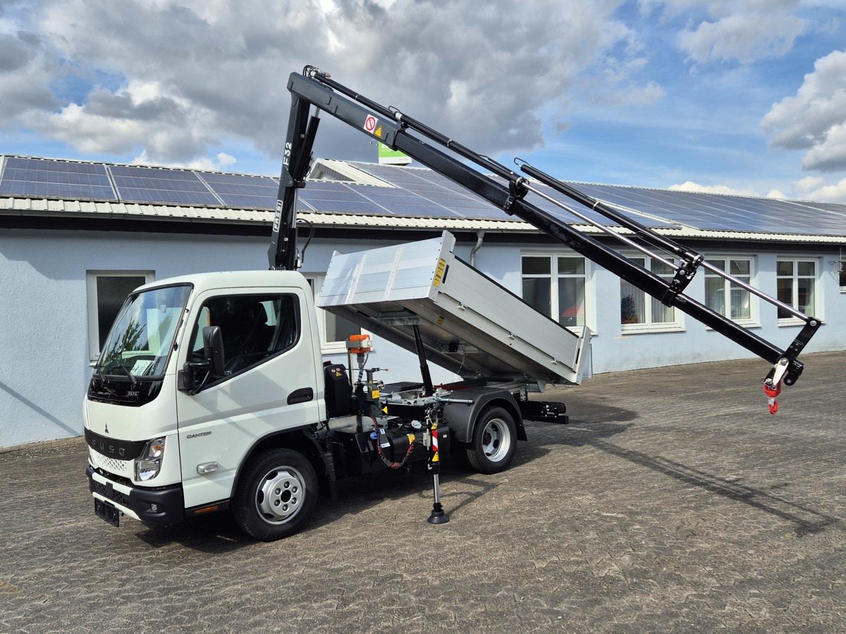 FUSO 3S15 Kipper mit Ladekran Funk 3x hydr. Kran - Kipper bestelwagen: afbeelding 1 FUSO 3S15 Kipper mit Ladekran Funk 3x hydr. Kran - Kipper bestelwagen: afbeelding 1