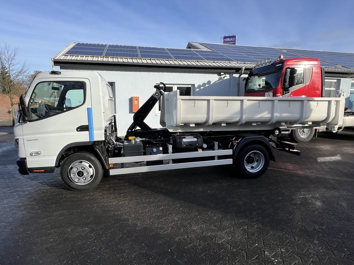 FUSO Canter FUSO 7C18 City Abrollkipper - Haakarmsysteem vrachtwagen: afbeelding 2 FUSO Canter FUSO 7C18 City Abrollkipper - Haakarmsysteem vrachtwagen: afbeelding 2