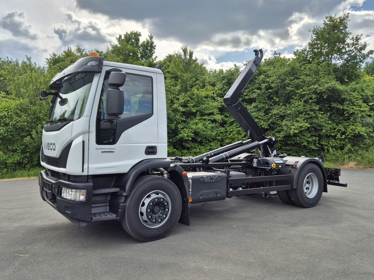 IVECO Euro Cargo 180E32 4x2 Abrollkipper Teleskoparm - Haakarmsysteem vrachtwagen: afbeelding 1 IVECO Euro Cargo 180E32 4x2 Abrollkipper Teleskoparm - Haakarmsysteem vrachtwagen: afbeelding 1