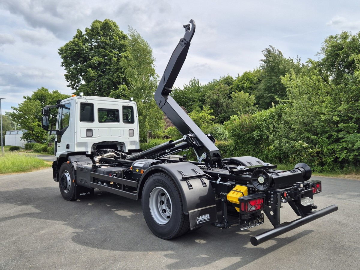 IVECO Euro Cargo 180E32 4x2 Abrollkipper Teleskoparm - Haakarmsysteem vrachtwagen: afbeelding 3 IVECO Euro Cargo 180E32 4x2 Abrollkipper Teleskoparm - Haakarmsysteem vrachtwagen: afbeelding 3
