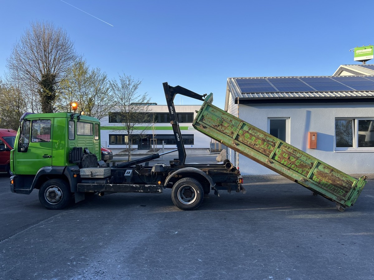 MAN 8.224 L2000 City Abrollkipper Atlas ARK52A inkl. - Haakarmsysteem vrachtwagen: afbeelding 2 MAN 8.224 L2000 City Abrollkipper Atlas ARK52A inkl. - Haakarmsysteem vrachtwagen: afbeelding 2