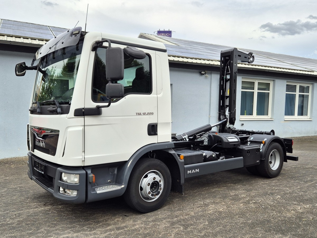 MAN TGL 12.250 BL City Abrollkipper AHK Euro 6 - Haakarmsysteem vrachtwagen: afbeelding 2 MAN TGL 12.250 BL City Abrollkipper AHK Euro 6 - Haakarmsysteem vrachtwagen: afbeelding 2