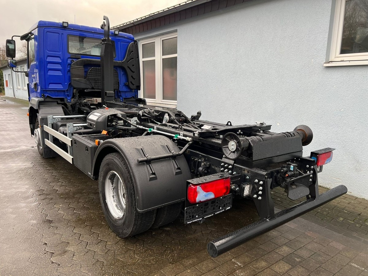 MAN TGM 15.290 BL Aut. Abrollkipper AHK - Haakarmsysteem vrachtwagen: afbeelding 3 MAN TGM 15.290 BL Aut. Abrollkipper AHK - Haakarmsysteem vrachtwagen: afbeelding 3