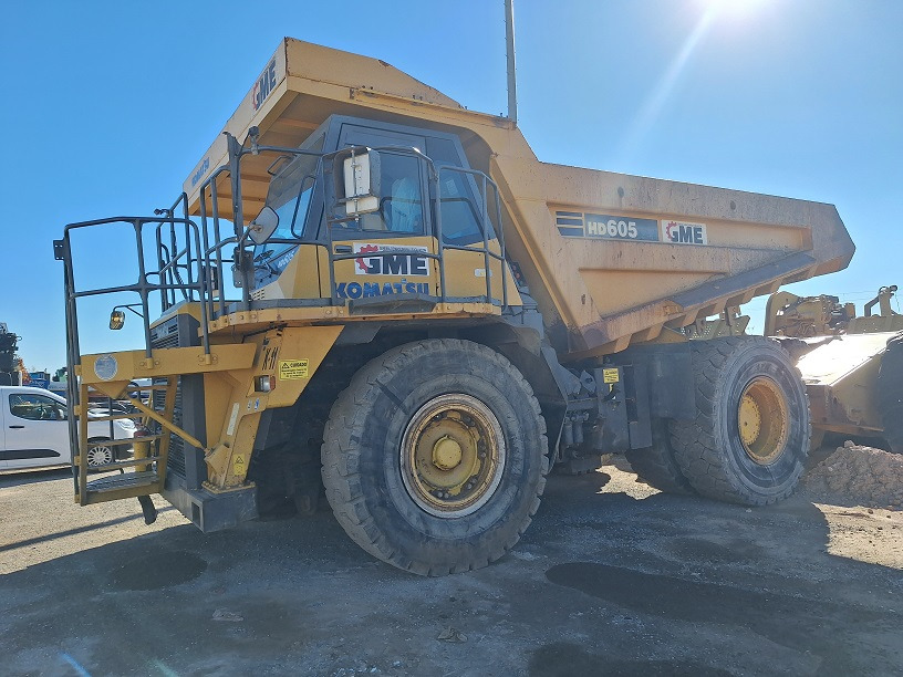 KOMATSU HD605-7EO - Zelfrijdende kiepwagen: afbeelding 2 KOMATSU HD605-7EO - Zelfrijdende kiepwagen: afbeelding 2