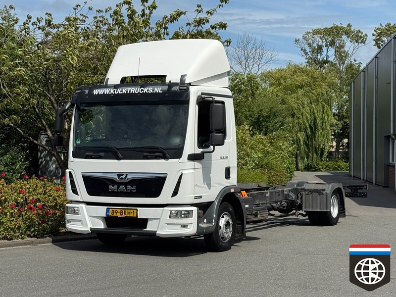 MAN TGL 8 220 - 7490KG - CHASSIS LENGTH 7.00M - LOW KM 387TKM - Chassis vrachtwagen: afbeelding 1 MAN TGL 8 220 - 7490KG - CHASSIS LENGTH 7.00M - LOW KM 387TKM - Chassis vrachtwagen: afbeelding 1