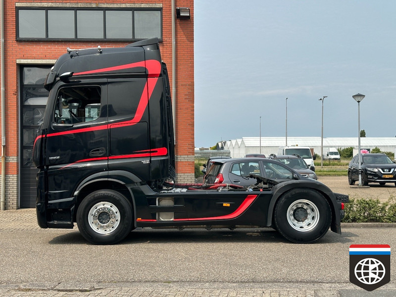 Mercedes-Benz ACTROS 1853 BigSpace - RETARDER - PTO hydraulics - NIGHT A/C - Trekker: afbeelding 3 Mercedes-Benz ACTROS 1853 BigSpace - RETARDER - PTO hydraulics - NIGHT A/C - Trekker: afbeelding 3