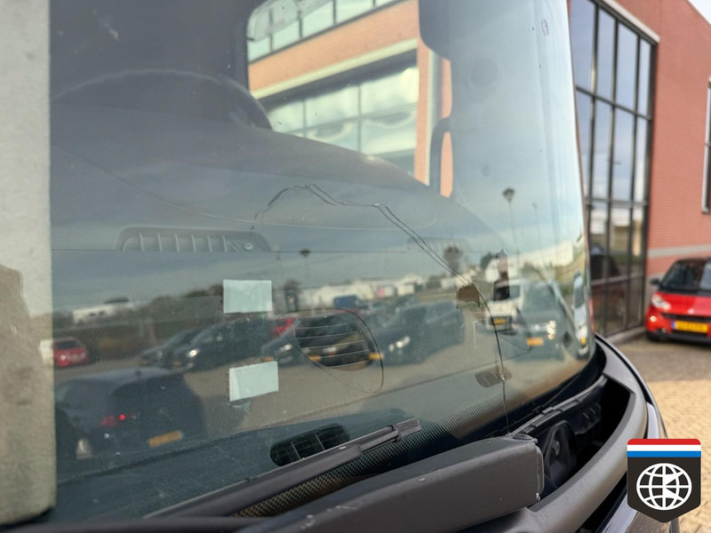 Trekker Scania R410 NIGHT A/C / 2X TANK / RETARDER / TUV: 06-26: afbeelding 17 Trekker Scania R410 NIGHT A/C / 2X TANK / RETARDER / TUV: 06-26: afbeelding 17