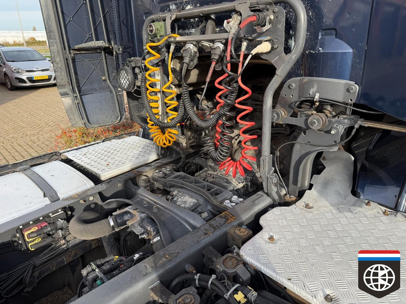 Trekker Scania R410 NIGHT A/C / 2X TANK / RETARDER / TUV: 06-26: afbeelding 19 Trekker Scania R410 NIGHT A/C / 2X TANK / RETARDER / TUV: 06-26: afbeelding 19