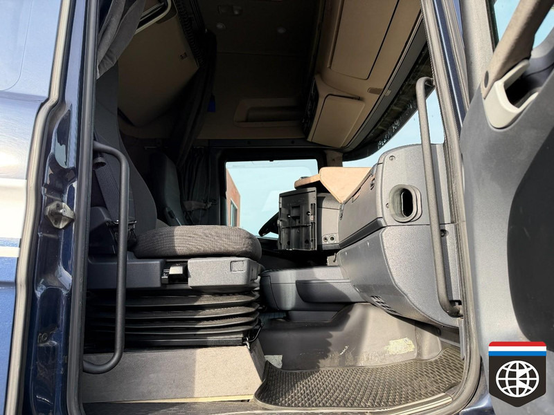 Trekker Scania R410 NIGHT A/C / 2X TANK / RETARDER / TUV: 06-26: afbeelding 15 Trekker Scania R410 NIGHT A/C / 2X TANK / RETARDER / TUV: 06-26: afbeelding 15