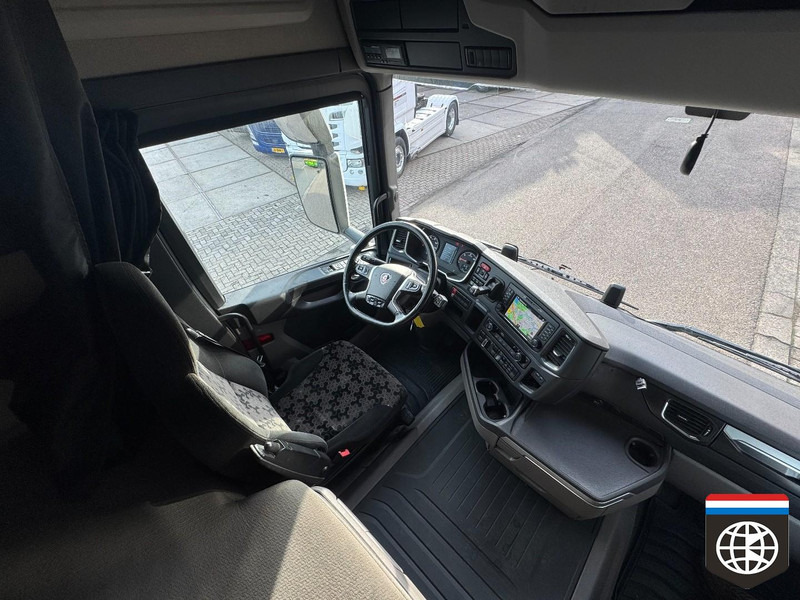 Scania R450 euro 6 D - Retarder - Night A/C - CLEAN TRUCK - full spoiler - Trekker: afbeelding 3 Scania R450 euro 6 D - Retarder - Night A/C - CLEAN TRUCK - full spoiler - Trekker: afbeelding 3