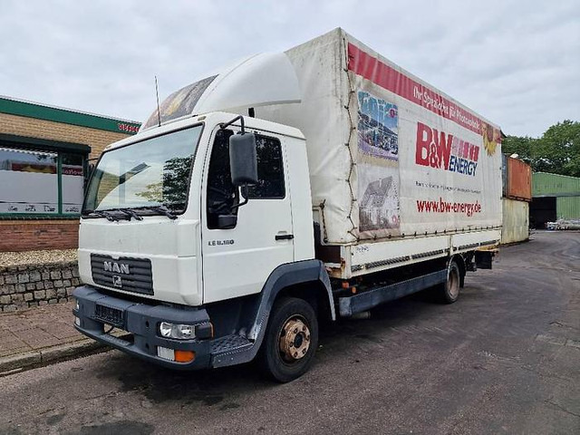 MAN L2000 LE 8.180 - Schuifzeilen vrachtwagen: afbeelding 1 MAN L2000 LE 8.180 - Schuifzeilen vrachtwagen: afbeelding 1