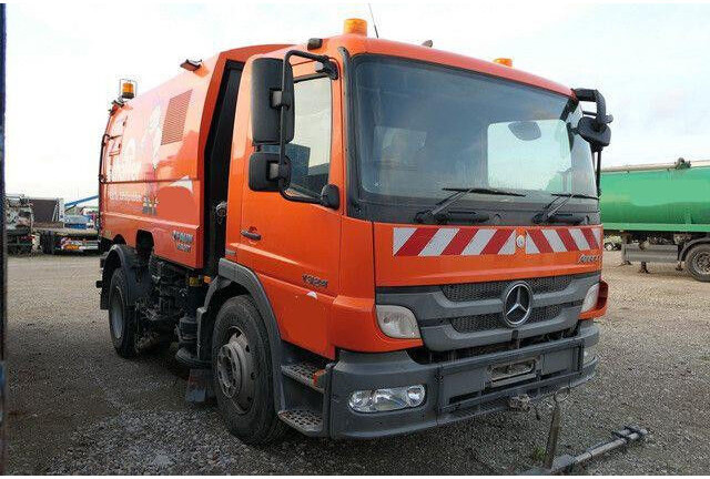Mercedes-Benz 1323 L Atego 4x2, Faun Vaajet 6 R, Wassertank - Veegwagen: afbeelding 5 Mercedes-Benz 1323 L Atego 4x2, Faun Vaajet 6 R, Wassertank - Veegwagen: afbeelding 5