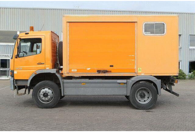 Mercedes-Benz 1518 A Atego 4X4, Klima, AHK, Allrad, Rolltor - Bakwagen: afbeelding 2 Mercedes-Benz 1518 A Atego 4X4, Klima, AHK, Allrad, Rolltor - Bakwagen: afbeelding 2