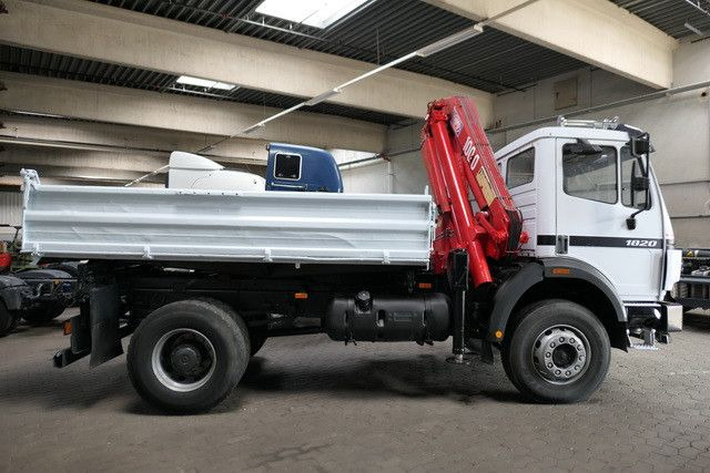 Mercedes-Benz 1820 AK 4x4, HMF 1003 K2, Allrad, AHK, Blattfed. - Kipper vrachtwagen, Kraanwagen: afbeelding 2 Mercedes-Benz 1820 AK 4x4, HMF 1003 K2, Allrad, AHK, Blattfed. - Kipper vrachtwagen, Kraanwagen: afbeelding 2