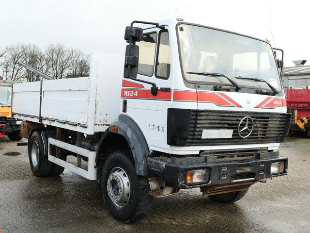 Mercedes-Benz 1824 AK 4x4, Allrad, AHK, Blattfederung, 168tkm - Vrachtwagen met open laadbak: afbeelding 4 Mercedes-Benz 1824 AK 4x4, Allrad, AHK, Blattfederung, 168tkm - Vrachtwagen met open laadbak: afbeelding 4
