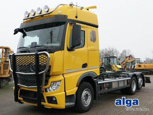 Mercedes-Benz 2546 L 6x2, MP4, 2x Schlafliege, Bullfänger, AC - Chassis vrachtwagen: afbeelding 1 Mercedes-Benz 2546 L 6x2, MP4, 2x Schlafliege, Bullfänger, AC - Chassis vrachtwagen: afbeelding 1