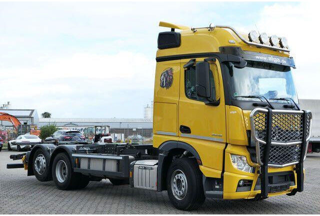 Mercedes-Benz 2546 L 6x2, MP4, 2x Schlafliege, Bullfänger, AC - Chassis vrachtwagen: afbeelding 4 Mercedes-Benz 2546 L 6x2, MP4, 2x Schlafliege, Bullfänger, AC - Chassis vrachtwagen: afbeelding 4