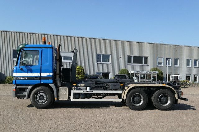 Mercedes-Benz 3343 Actros 6x4, Multilift LHS26056, Klima, AHK - Haakarmsysteem vrachtwagen: afbeelding 4 Mercedes-Benz 3343 Actros 6x4, Multilift LHS26056, Klima, AHK - Haakarmsysteem vrachtwagen: afbeelding 4